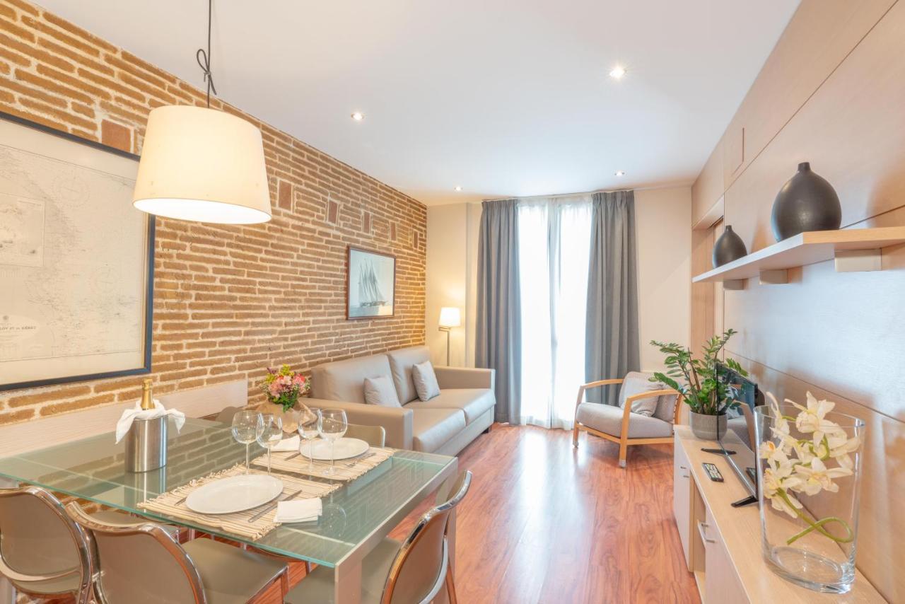 Serennia Cest Apartamentos Arc De Triomf Barcelona Exterior photo